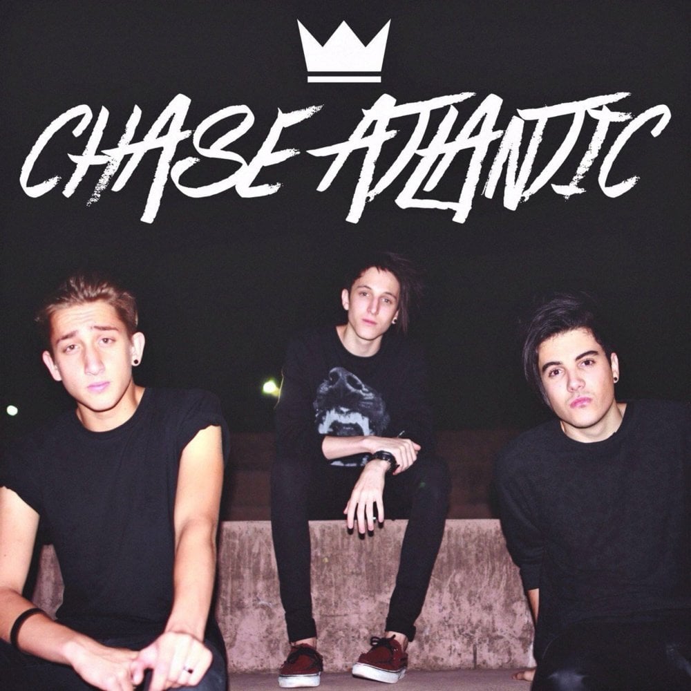 Atlantic friends. Группа Чейз Атлантик. Chase Atlantic friends обложка. Солист группы Чейз Атлантик. Chase Atlantic альбомы.